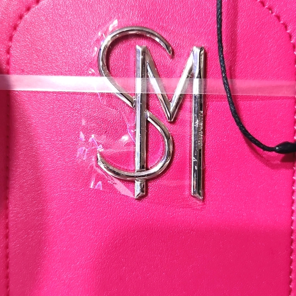 NWT! Steve Madden Phone Crossbody & Rhinestone Winter Hat 2 Pc Set Fushia Pink - Picture 4 of 10